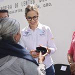 Entrega SEDIF lentes para beneficiarios del municipio de Tolimán