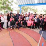 Chepe Guerrero convive con el grupo de adultos mayores “Gacelas” del DIF Corregidora