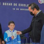 👨‍🎓 Corregidora Impulsa la Excelencia: Chepe Guerrero Entrega Becas a Estudiantes Sobresalientes