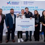 Rodrigo Monsalvo Castelán entrega apoyos económicos a 429 micro y pequeños empresarios de El Marqués