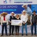 👨‍🌾🐄Impulsa Rodrigo Monsalvo al sector ganadero de El Marqués con la entrega de 30 mil pacas de forraje