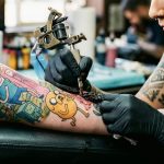 📍🖋️ Derecho UAQ impulsa reforma para restringir tatuajes en la infancia