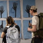 🎨 El azul ancestral de «Guardianes del Añil» llega al Centro de Arte Emergente