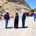 Titular de la CEI supervisa retiro de derrumbe en la Carretera Estatal 100