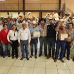 Entrega SEDEA kits de atención a gusano barrenador en San Juan del Río
