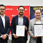 Amplían UTEQ y Santander oportunidades para estudiantes y egresados